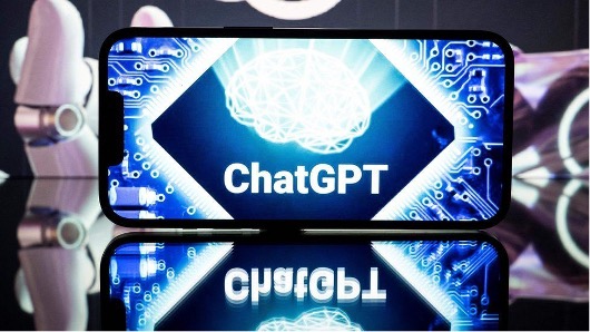 顯示 ChatGPT 徽標的屏幕